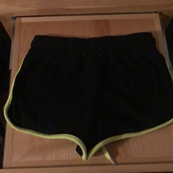 Shorts - Picture 5 of 5